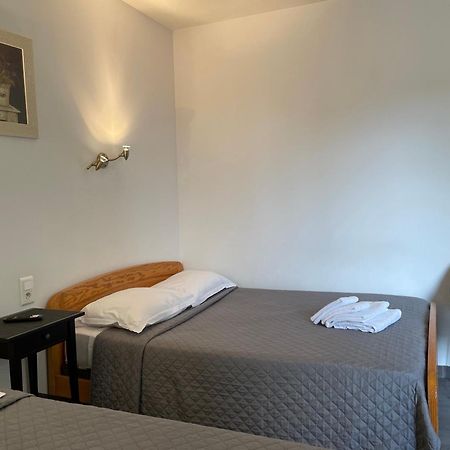 Hotel L'Escale Aigues-Mortes Εξωτερικό φωτογραφία