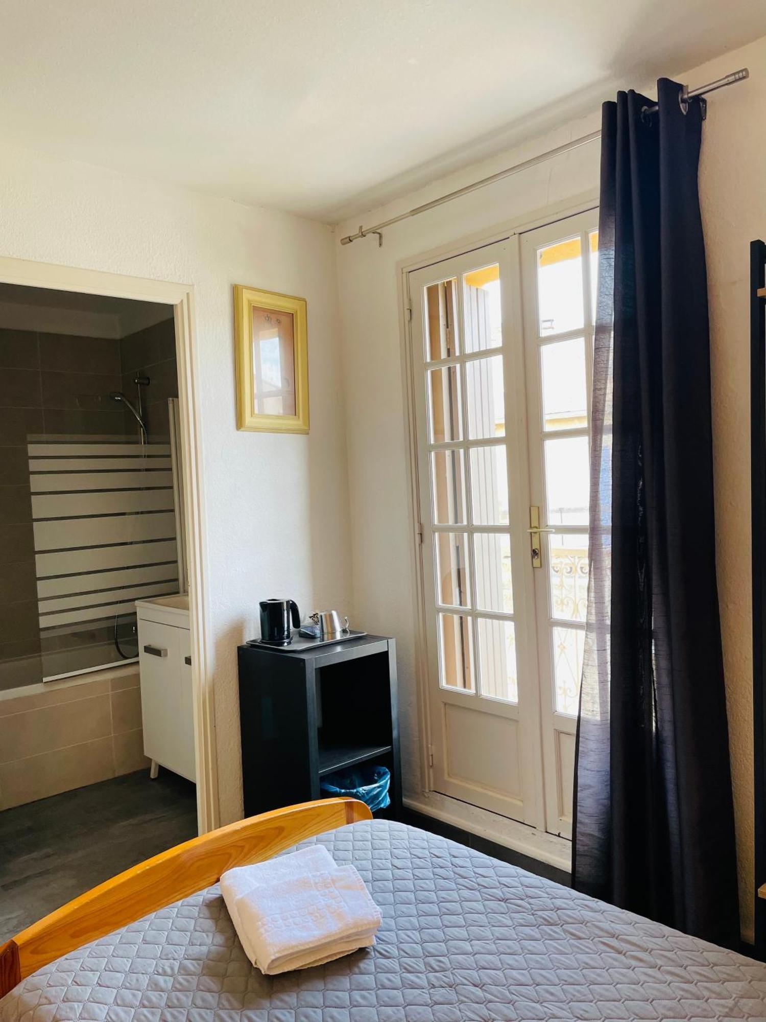 Hotel L'Escale Aigues-Mortes Εξωτερικό φωτογραφία
